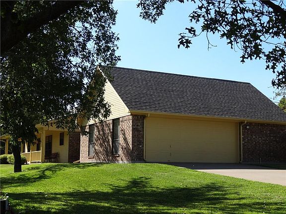 2nd image of 1209 County Road 2020