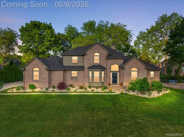5768 Bellshire Ln, Clarkston, MI 48346