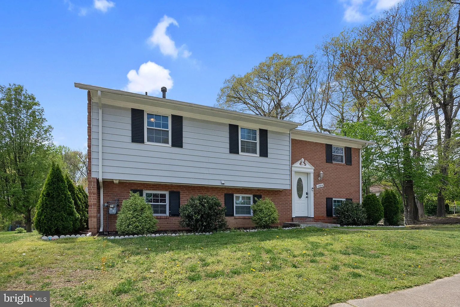 12604 Oakwood Dr photo 1