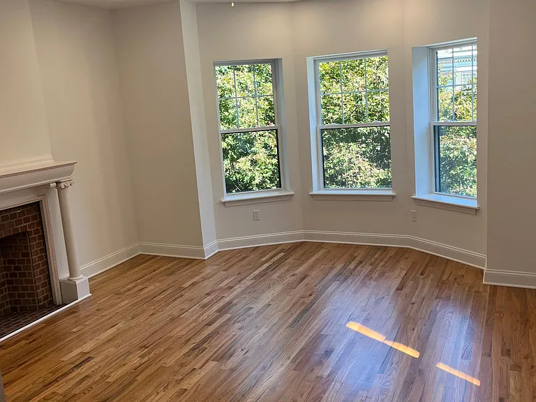 Living room bay windows