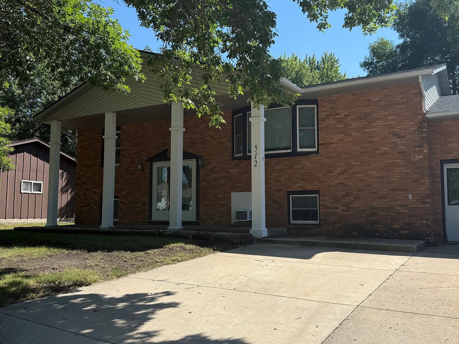2 bed, $1,100 — Photo 1