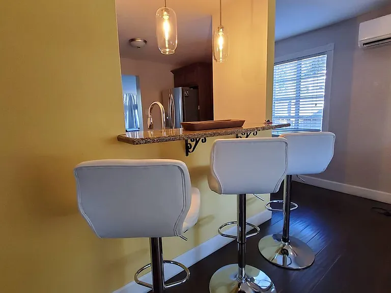 207 E Kaley St — Photo 4