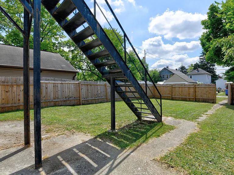 787 E 3rd Ave #1/2 — Photo 26