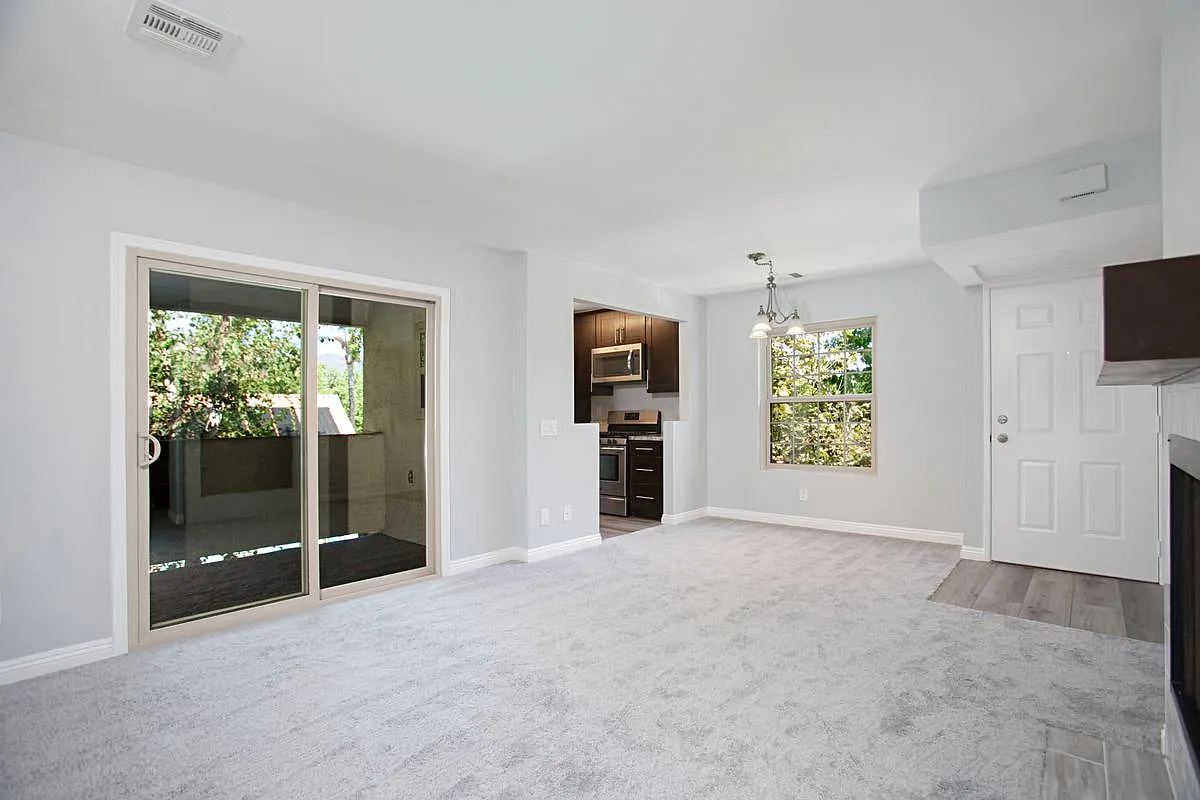 2 bed, 881 sqft, $2,950 — Photo 3