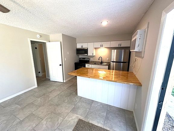 5th image of 2601 NE 49th Ave #D