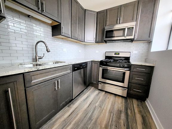 5th image of 3235 W Potomac Ave #B1