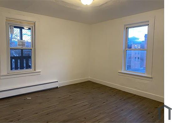 2nd image of 121 Clemente St #4L