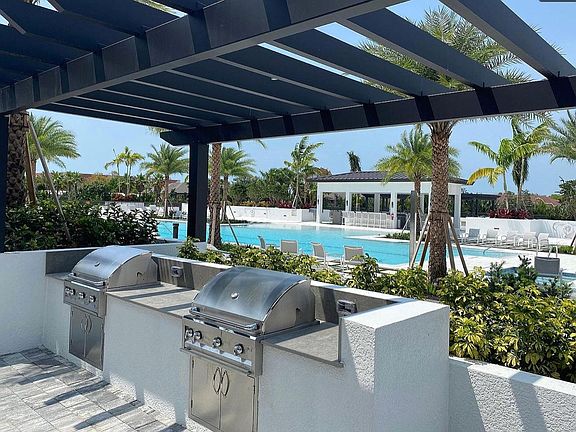 Multiple grilling areas around the complex