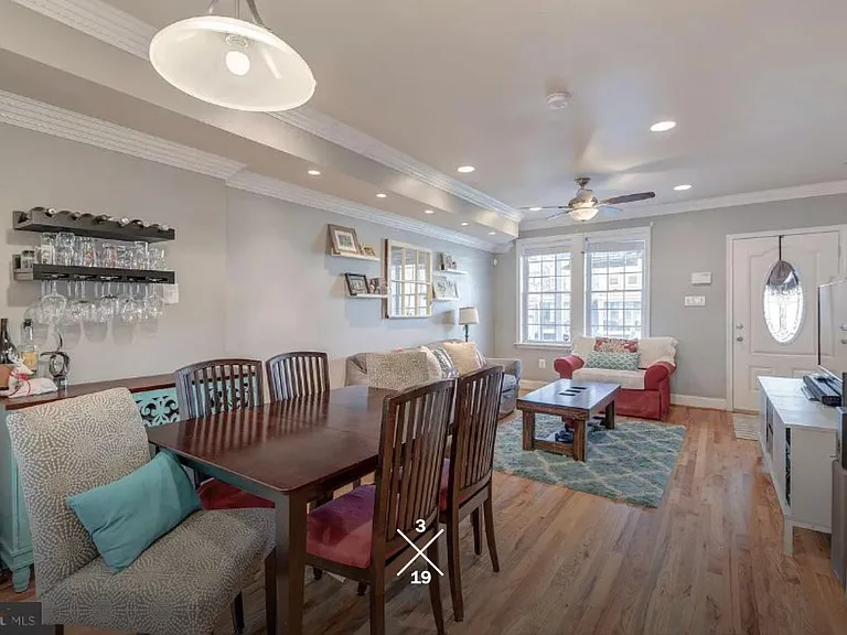 537 24th St NE — Photo 3