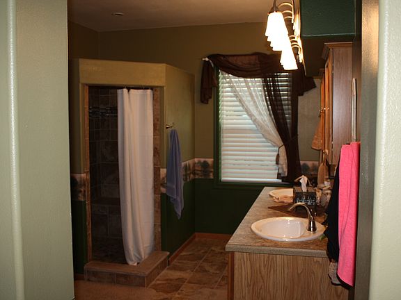 2nd image of 4740 Leonard Cir