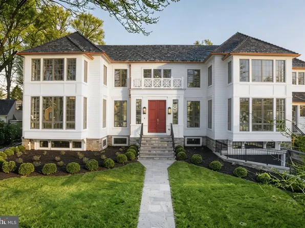 5042 Overlook Rd NW, Washington, DC 20016