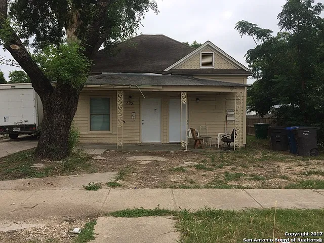 2 bed, 1.0 bath, 1400 sqft, $950 — Photo 1