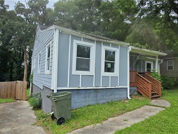 2nd image of 822 Midway St SE