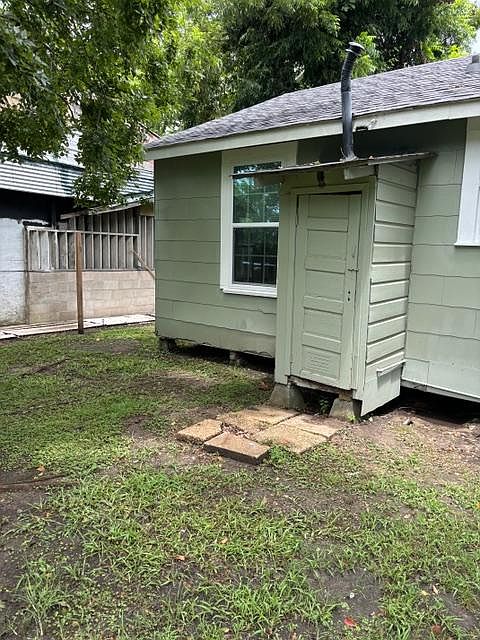 1st image of 612 17th St