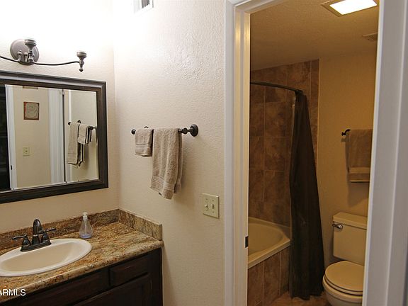 5th image of 936 W Hermosa Dr