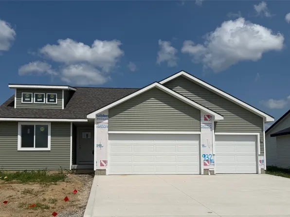 932 Lavender Ln, Pella, IA 50219