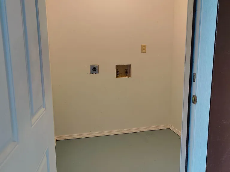 1826 SW 67th Ter — Photo 16