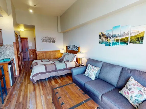 416 Highland House, Snowshoe, WV 26209