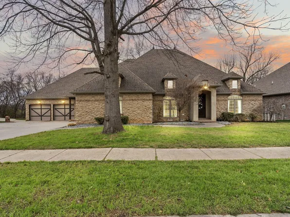 5571 S James Avenue, Springfield, MO 65810