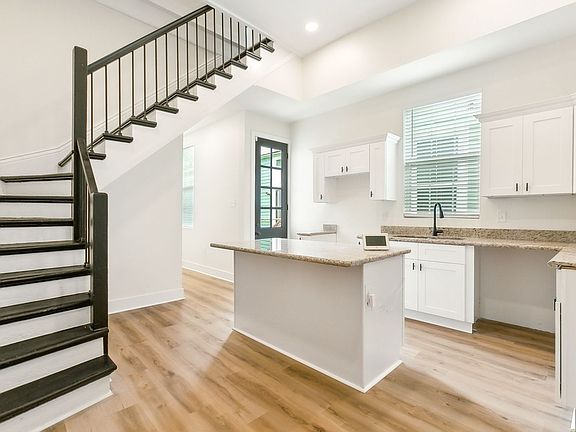 4th image of 2022-24 Bienville St #2024