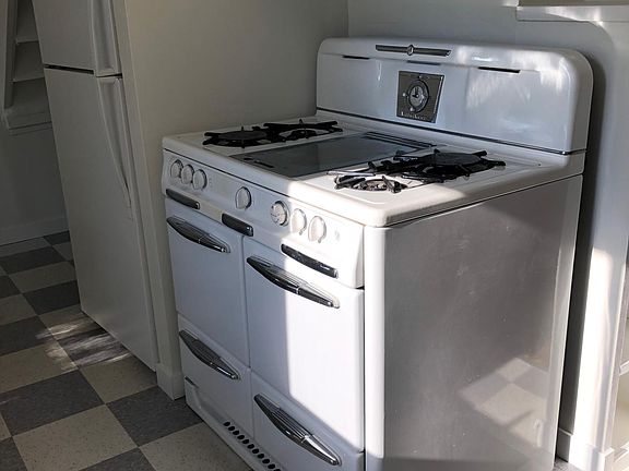 4th image of 222 N Avenue 56