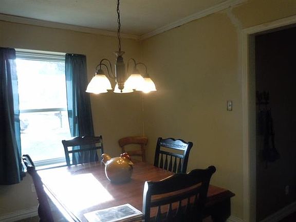 5th image of 1100 Bluebonnet Cir