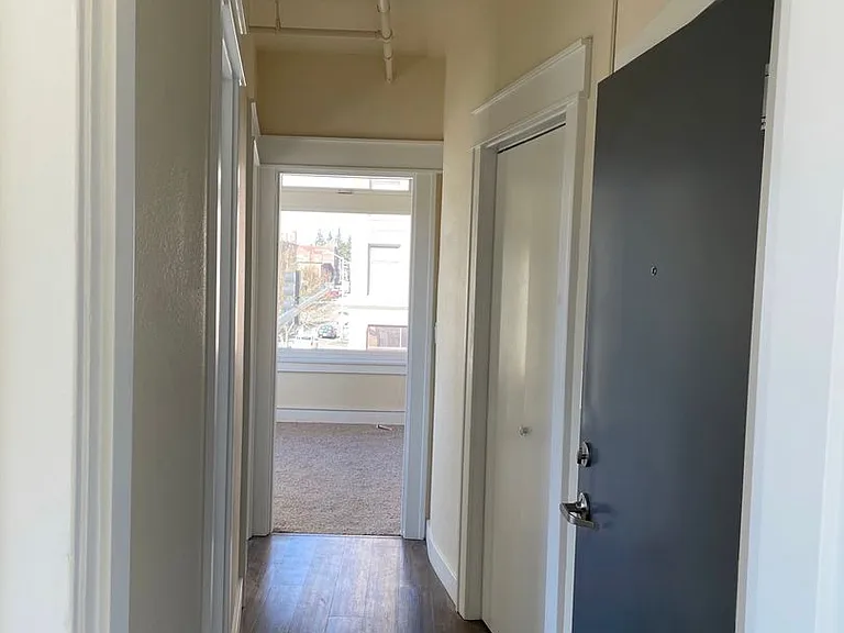 D01804MA Hodges Building — Photo 10