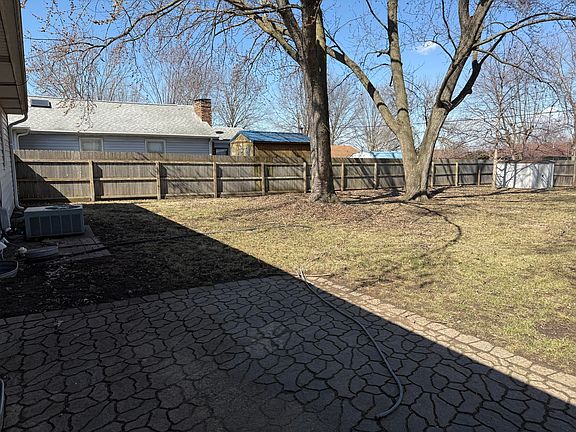 3rd image of 707 Crestwood Dr