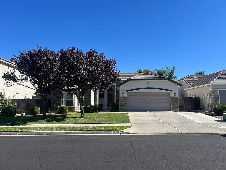 2838 Scott Ave — Photo 1