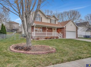 7420 Red Oak Rd, Lincoln, NE 68516