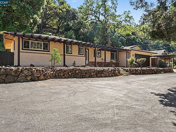 3rd image of 1451 Franklin Canyon Rd