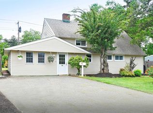 19 Grange Ln, Levittown, NY 11756