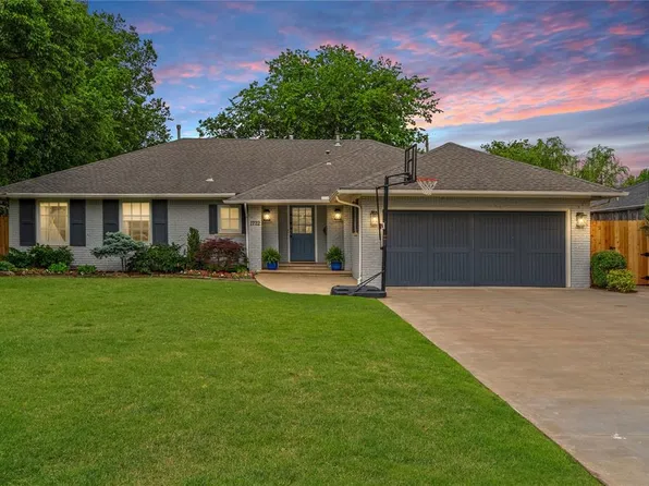 1722 Coventry Ln, Nichols Hills, OK 73120