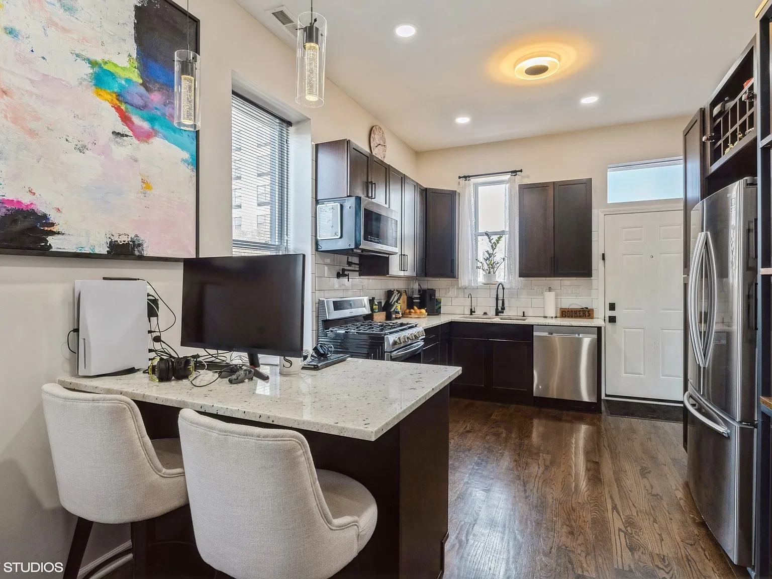 1 bed, 900 sqft, $2,500 — Photo 4