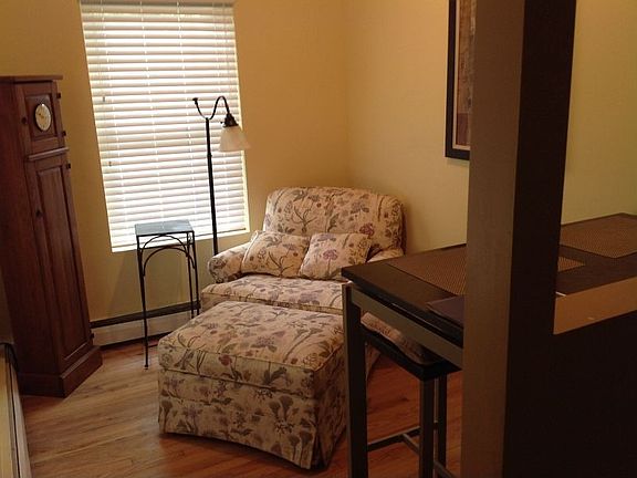Breakfast Nook/Reading Room
