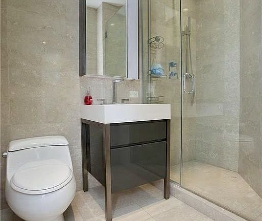 5th image of 75 Wall St APT 28C
