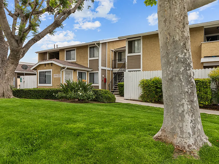 Cerro Vista Apartments — Photo 7