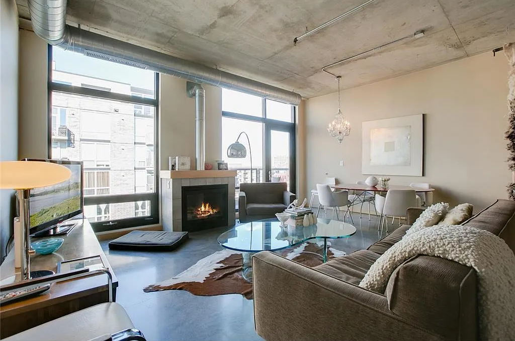 2 bed, 2.0 bath, 1079 sqft, $2,895 — Photo 1