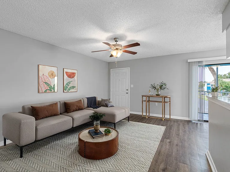 One Bedroom - 1 Bed / 1 Bath - 750 Sq.Ft.