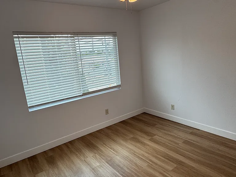2229 Obama Blvd — Photo 16