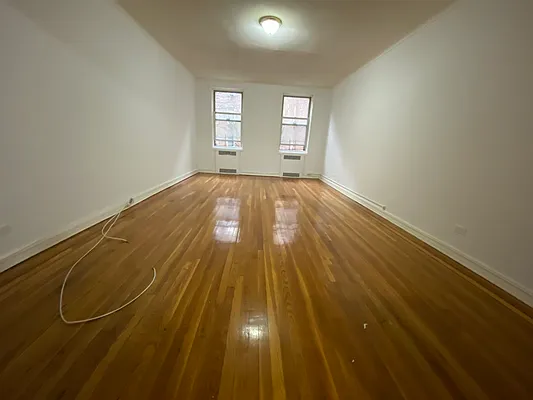 Rented by Contact Realty | media 6