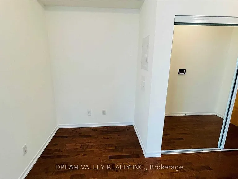 65 Bremner Blvd #3908 — Photo 16