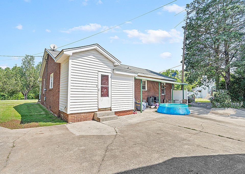 1615 McCormick Hwy, Greenwood, SC 29646 Zillow