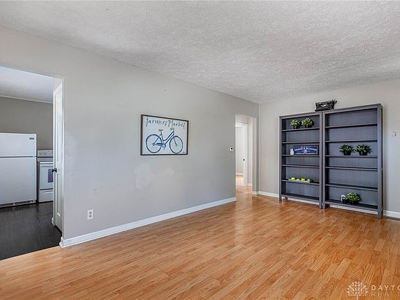4th image of 2032 E Bataan Dr