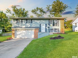 6120 N Hamilton Rd, Peoria, IL 61614