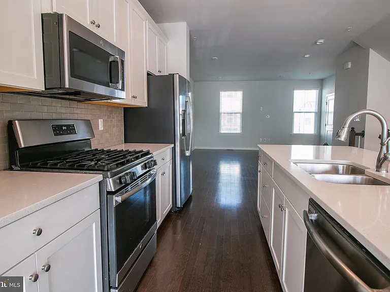 308 Blue Welsh St — Photo 3