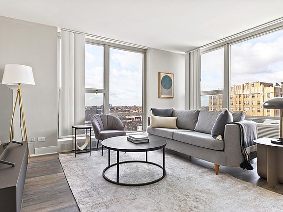 2nd image of 20 W Kinzie St #2B-2Ba-788Sqft