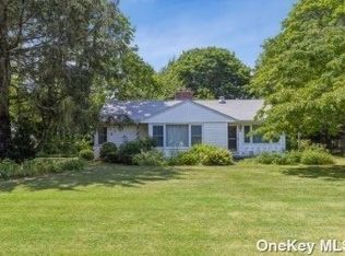 95 Peconic Bay Blvd, Laurel, NY 11948