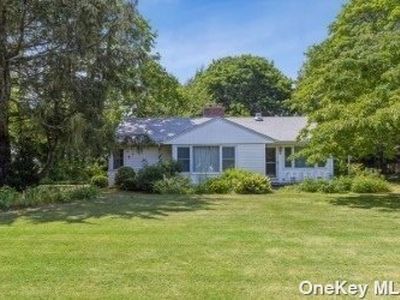 95 Peconic Bay Blvd, Laurel, NY, 11948