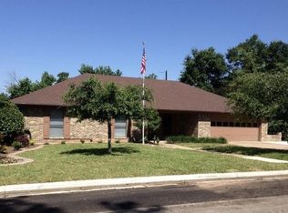 920 Laurel Ln, Paris, TX 75460